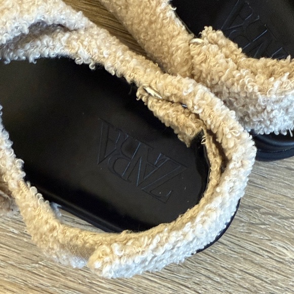 ZARA /  Sherpa Sandals w/ Velcro Back Strap - Picture 5 of 10